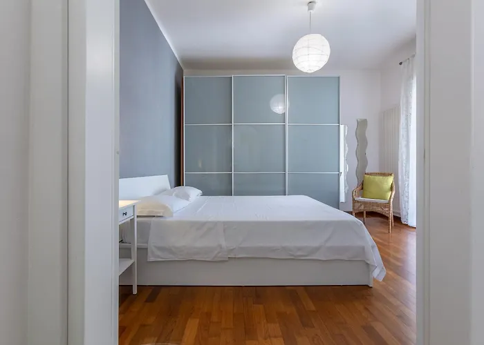 Guesthost - Bright Flat Sant Orsola & Laura *