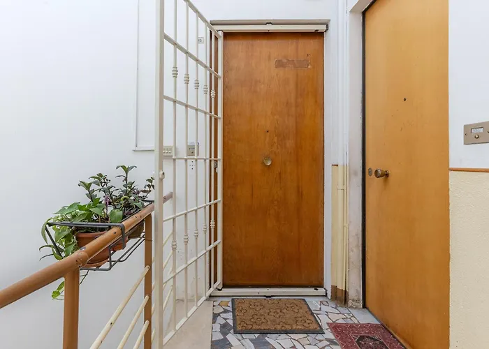 Guesthost - Bright Flat Sant Orsola & Laura