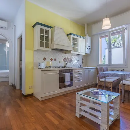 Guesthost - Bright Flat Sant Orsola & Laura *