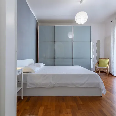 Guesthost - Bright Flat Sant Orsola & Laura *