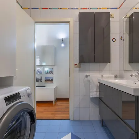 Guesthost - Bright Flat Sant Orsola & Laura