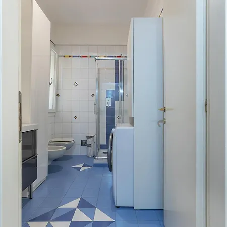 Guesthost - Bright Flat Sant Orsola & Laura Bologna