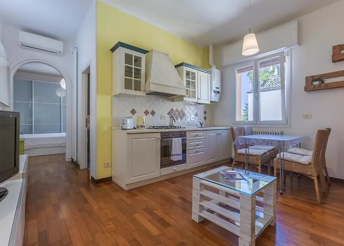 Guesthost - Bright Flat Sant Orsola & Laura *