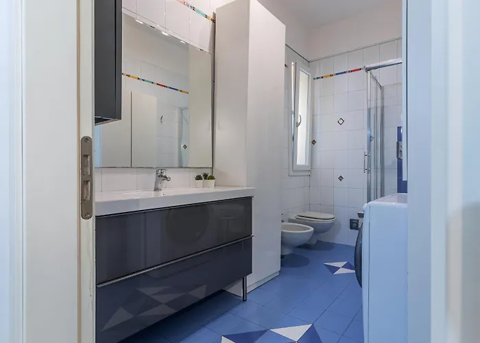 Guesthost - Bright Flat Sant Orsola & Laura