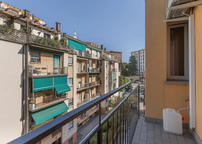 Guesthost - Bright Flat Sant Orsola & Laura *