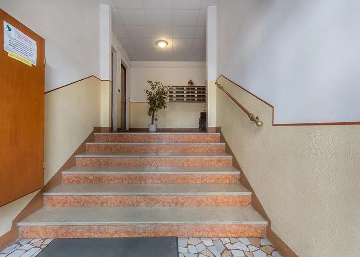 Guesthost - Bright Flat Sant Orsola & Laura