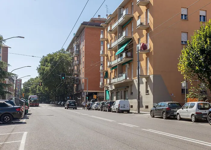 Guesthost - Bright Flat Sant Orsola & Laura Appartement