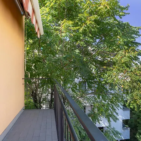 Apartamento Guesthost - Bright Flat Sant Orsola & Laura *