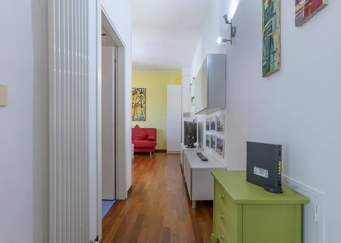 Apartamento Guesthost - Bright Flat Sant Orsola & Laura *