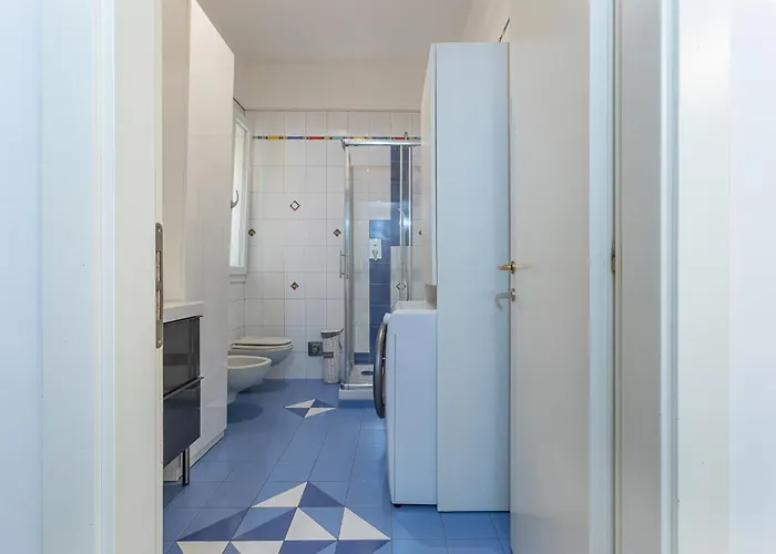 Guesthost - Bright Flat Sant Orsola & Laura Bolonha